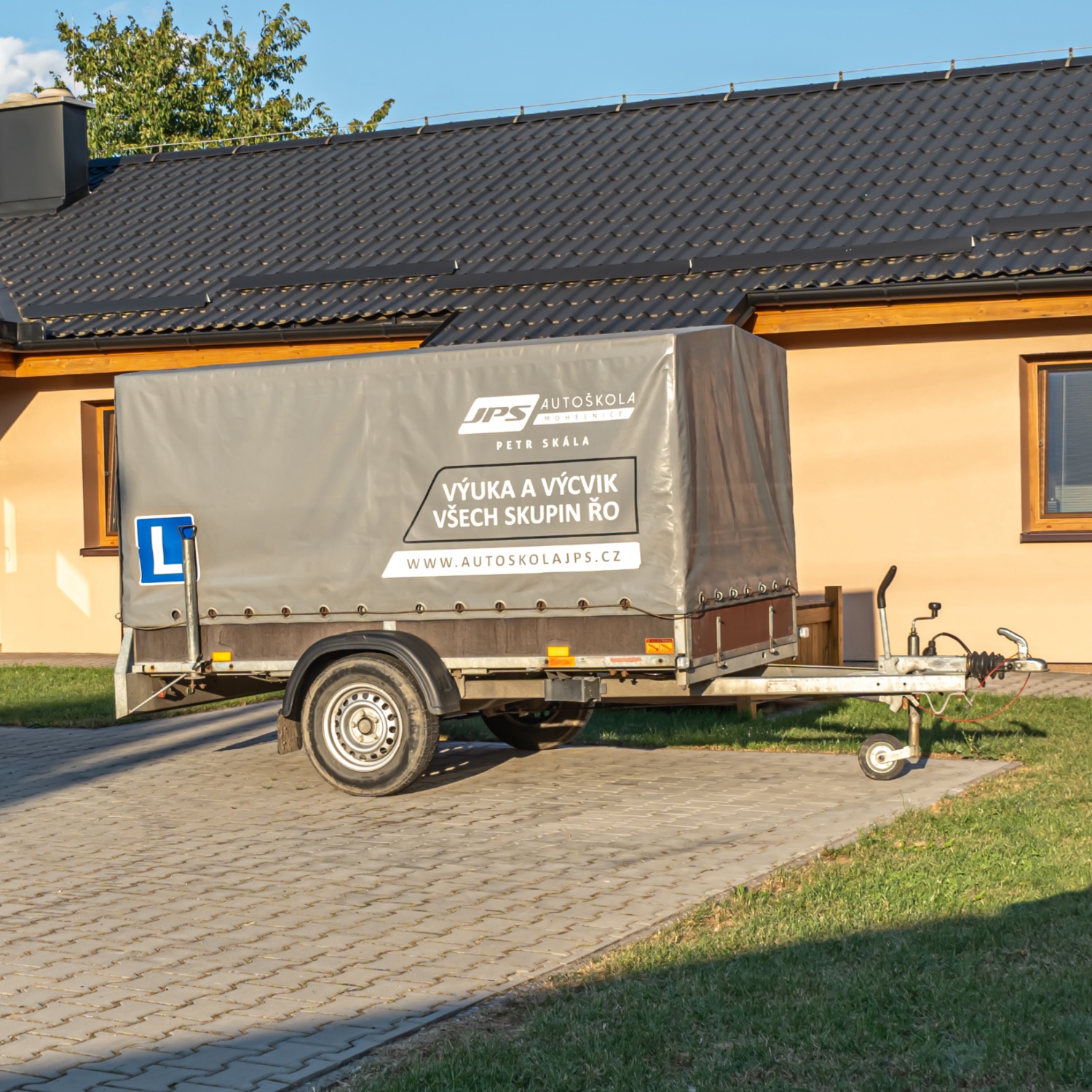 půjčovna přívěsu s plachtou Mohelnice